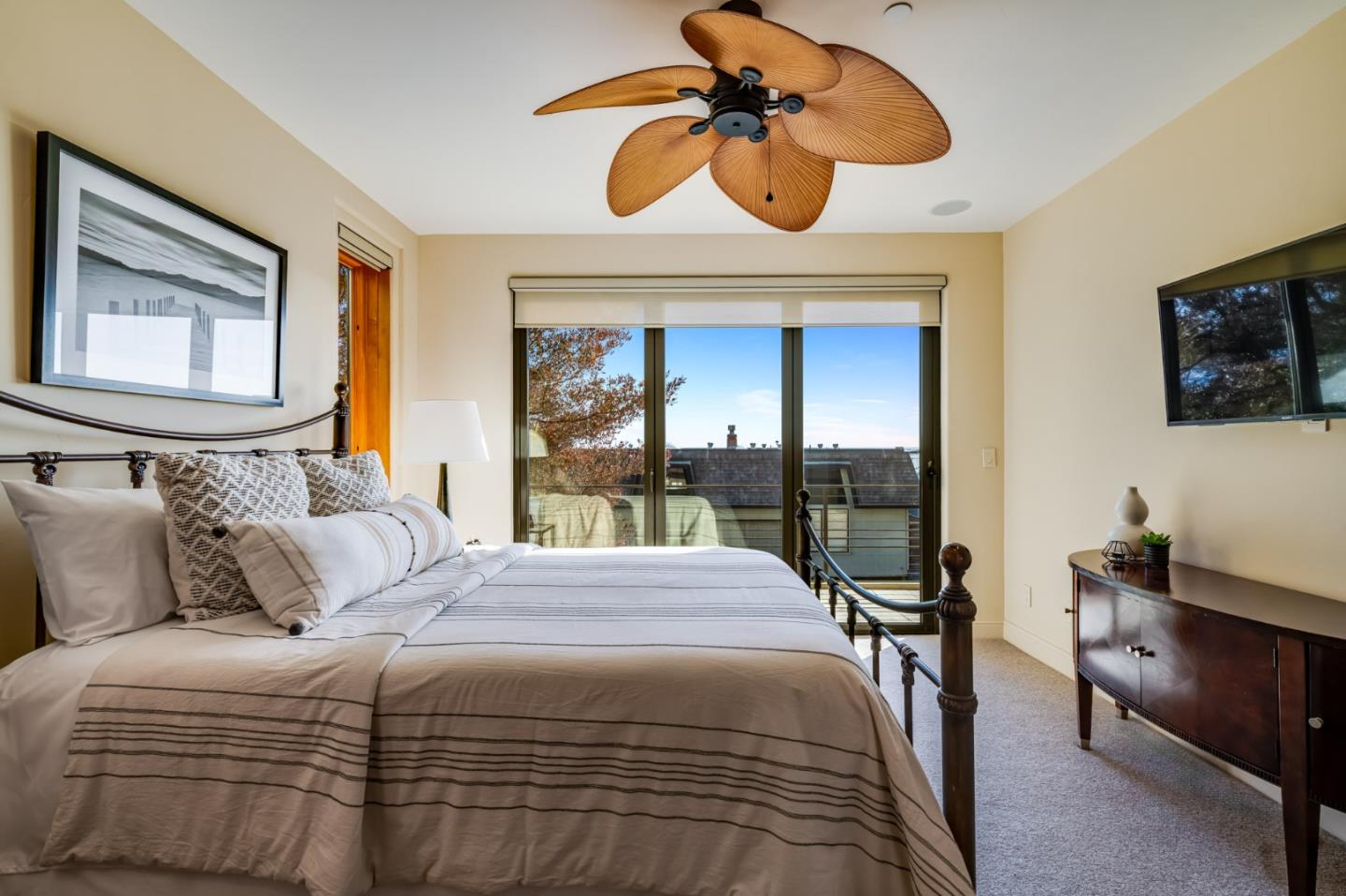 Detail Gallery Image 14 of 60 For 639 Beach Dr, Aptos,  CA 95003 - 3 Beds | 3/1 Baths