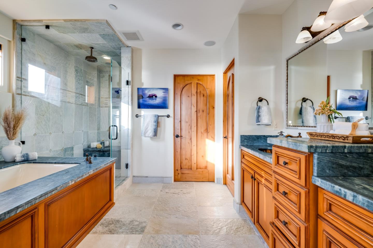 Detail Gallery Image 23 of 60 For 639 Beach Dr, Aptos,  CA 95003 - 3 Beds | 3/1 Baths