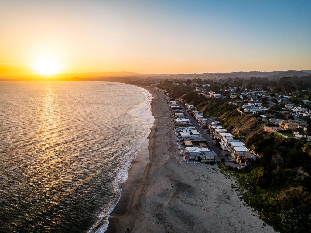 Detail Gallery Image 51 of 60 For 639 Beach Dr, Aptos,  CA 95003 - 3 Beds | 3/1 Baths