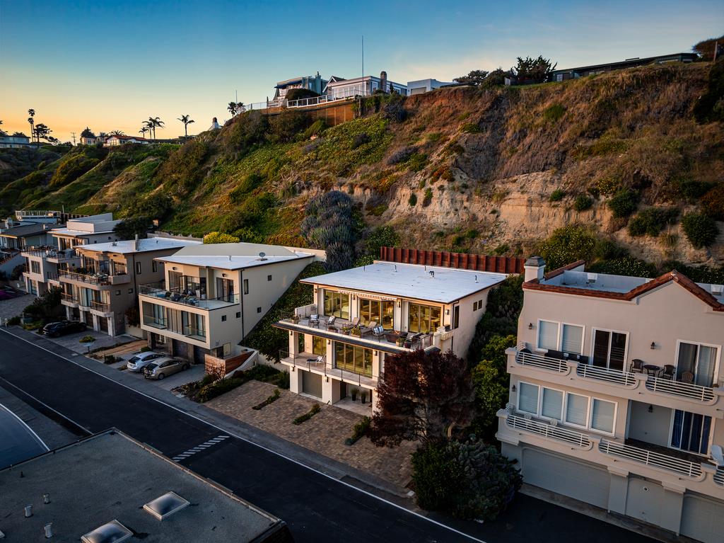 Detail Gallery Image 52 of 60 For 639 Beach Dr, Aptos,  CA 95003 - 3 Beds | 3/1 Baths