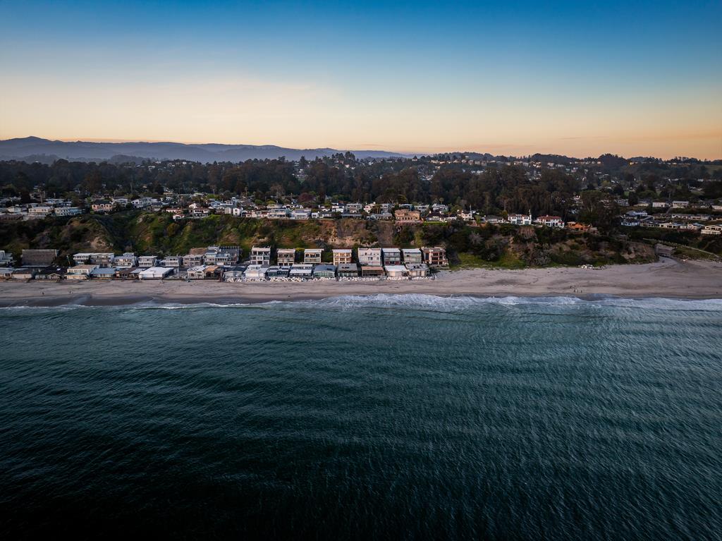 Detail Gallery Image 55 of 60 For 639 Beach Dr, Aptos,  CA 95003 - 3 Beds | 3/1 Baths