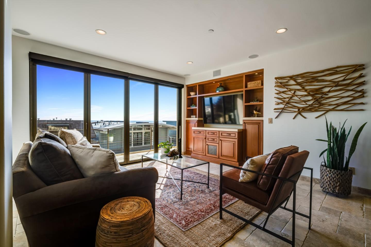 Detail Gallery Image 6 of 60 For 639 Beach Dr, Aptos,  CA 95003 - 3 Beds | 3/1 Baths