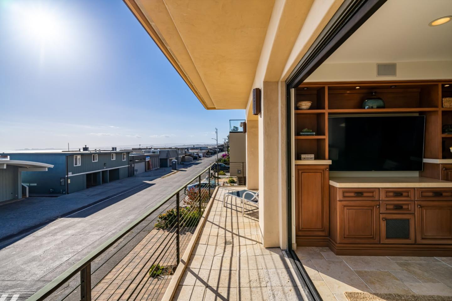 Detail Gallery Image 8 of 60 For 639 Beach Dr, Aptos,  CA 95003 - 3 Beds | 3/1 Baths