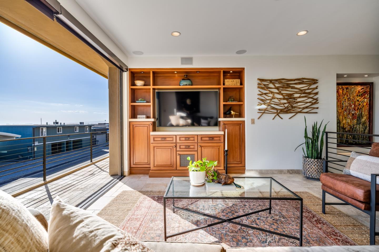 Detail Gallery Image 9 of 60 For 639 Beach Dr, Aptos,  CA 95003 - 3 Beds | 3/1 Baths