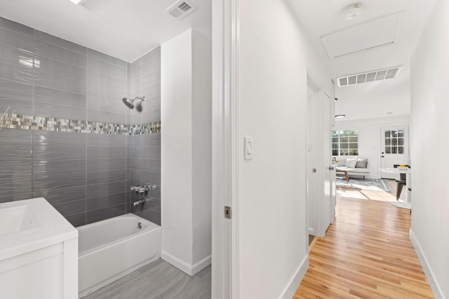 Detail Gallery Image 38 of 50 For 2887 Fordham St, East Palo Alto,  CA 94303 - 7 Beds | 4 Baths
