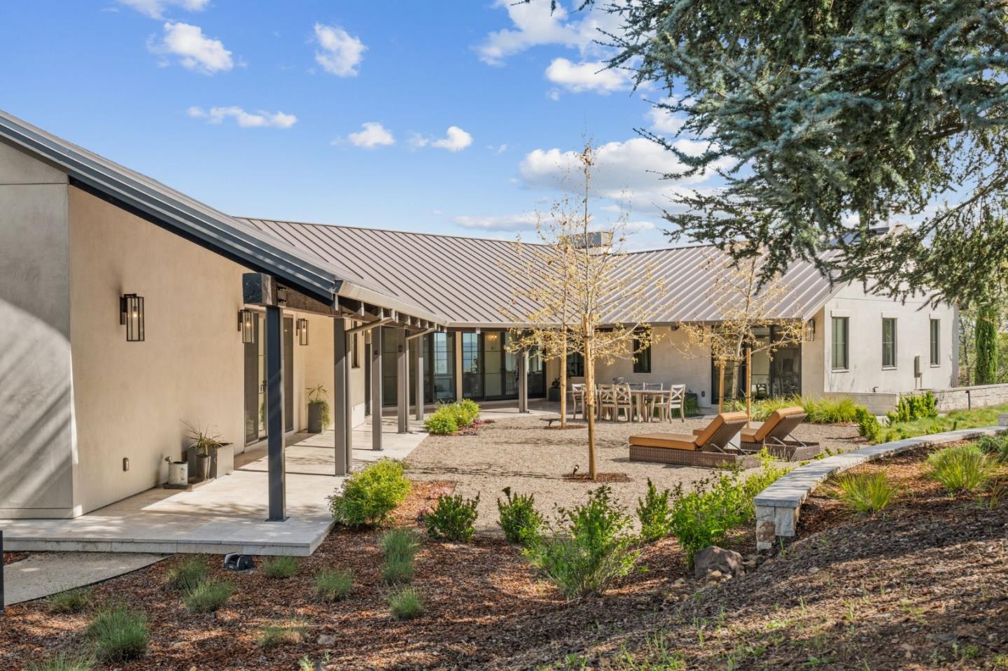 Detail Gallery Image 12 of 132 For 19474 Aeronaut Way, Los Gatos,  CA 95033 - 6 Beds | 4/1 Baths