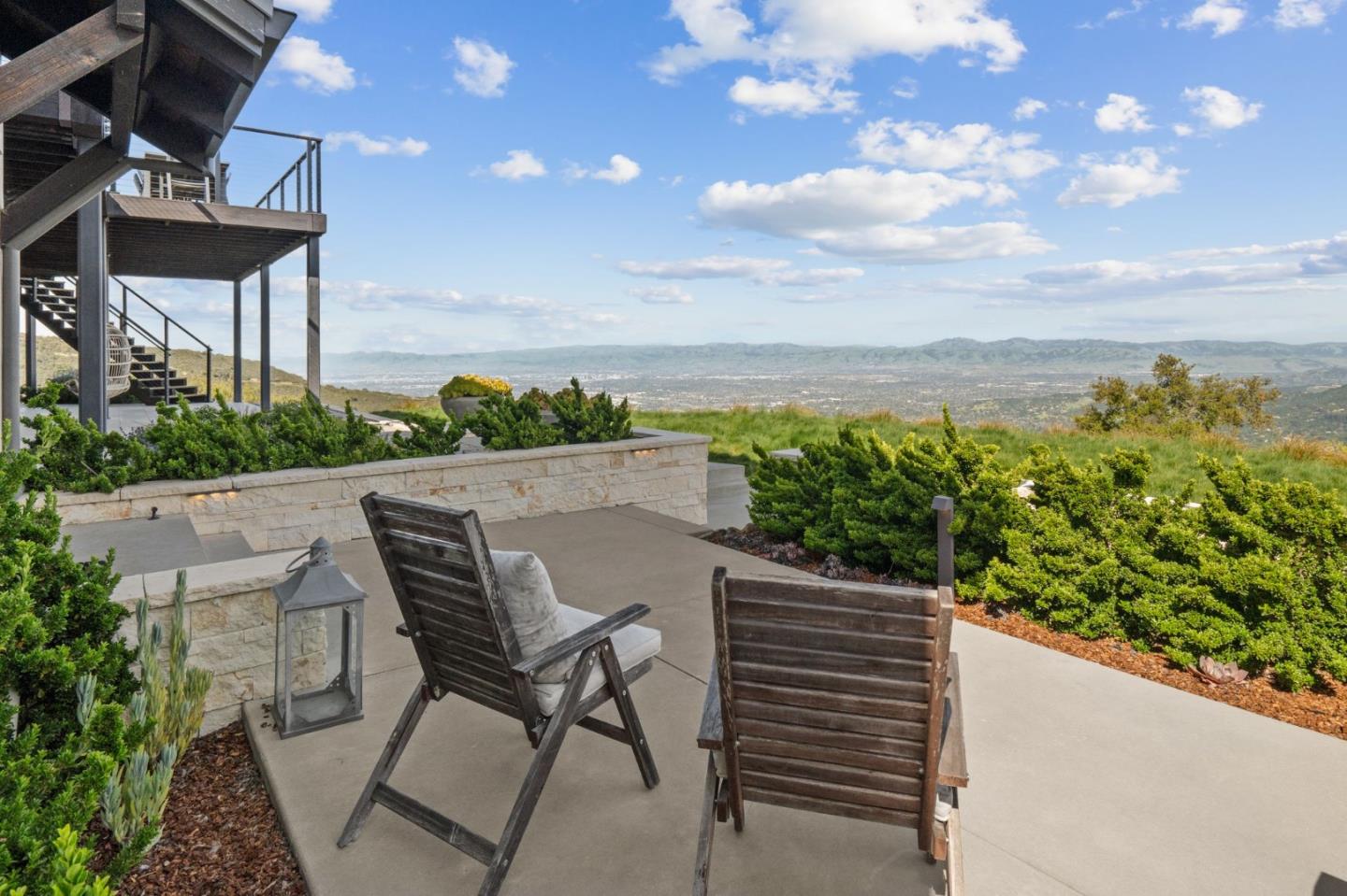 Detail Gallery Image 18 of 132 For 19474 Aeronaut Way, Los Gatos,  CA 95033 - 6 Beds | 4/1 Baths