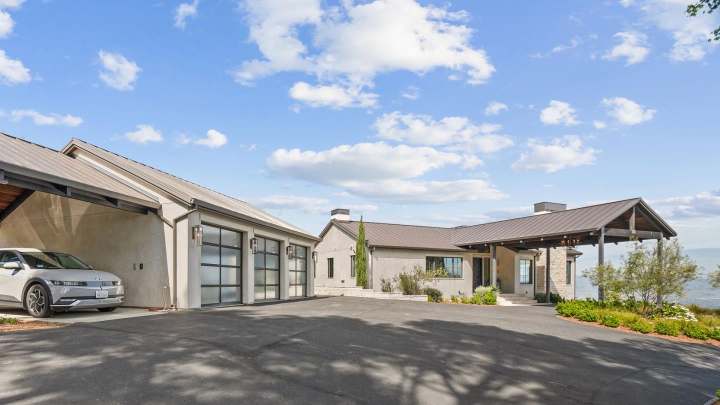 Detail Gallery Image 4 of 132 For 19474 Aeronaut Way, Los Gatos,  CA 95033 - 6 Beds | 4/1 Baths