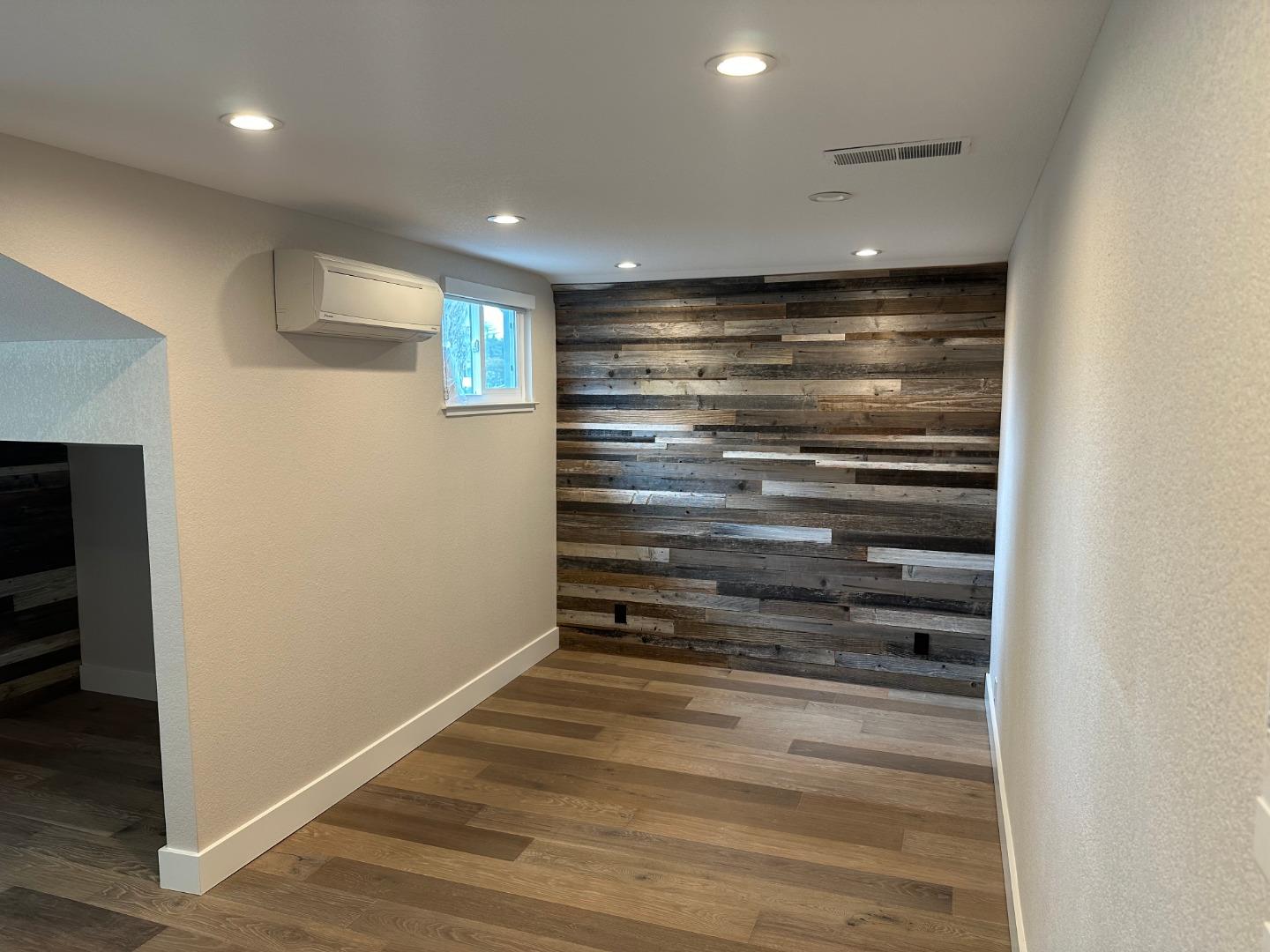 Detail Gallery Image 2 of 10 For 19 Park Rd #B,  Burlingame,  CA 94010 - – Beds | – Baths