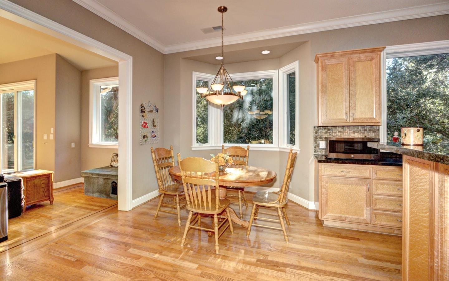 Detail Gallery Image 10 of 36 For 310 Old Spanish Trail, Portola Valley,  CA 94028 - 3 Beds | 2/1 Baths