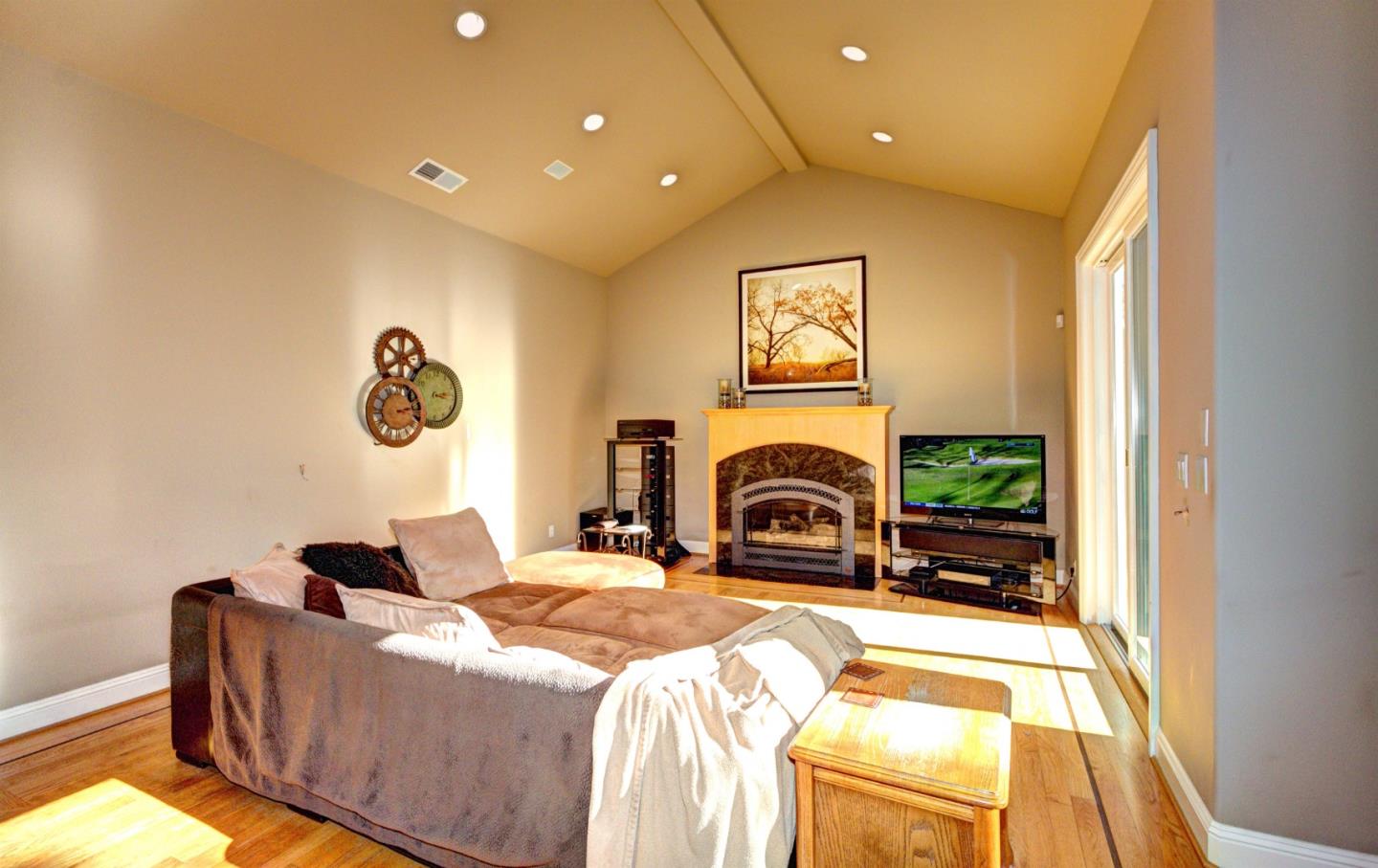 Detail Gallery Image 11 of 36 For 310 Old Spanish Trail, Portola Valley,  CA 94028 - 3 Beds | 2/1 Baths