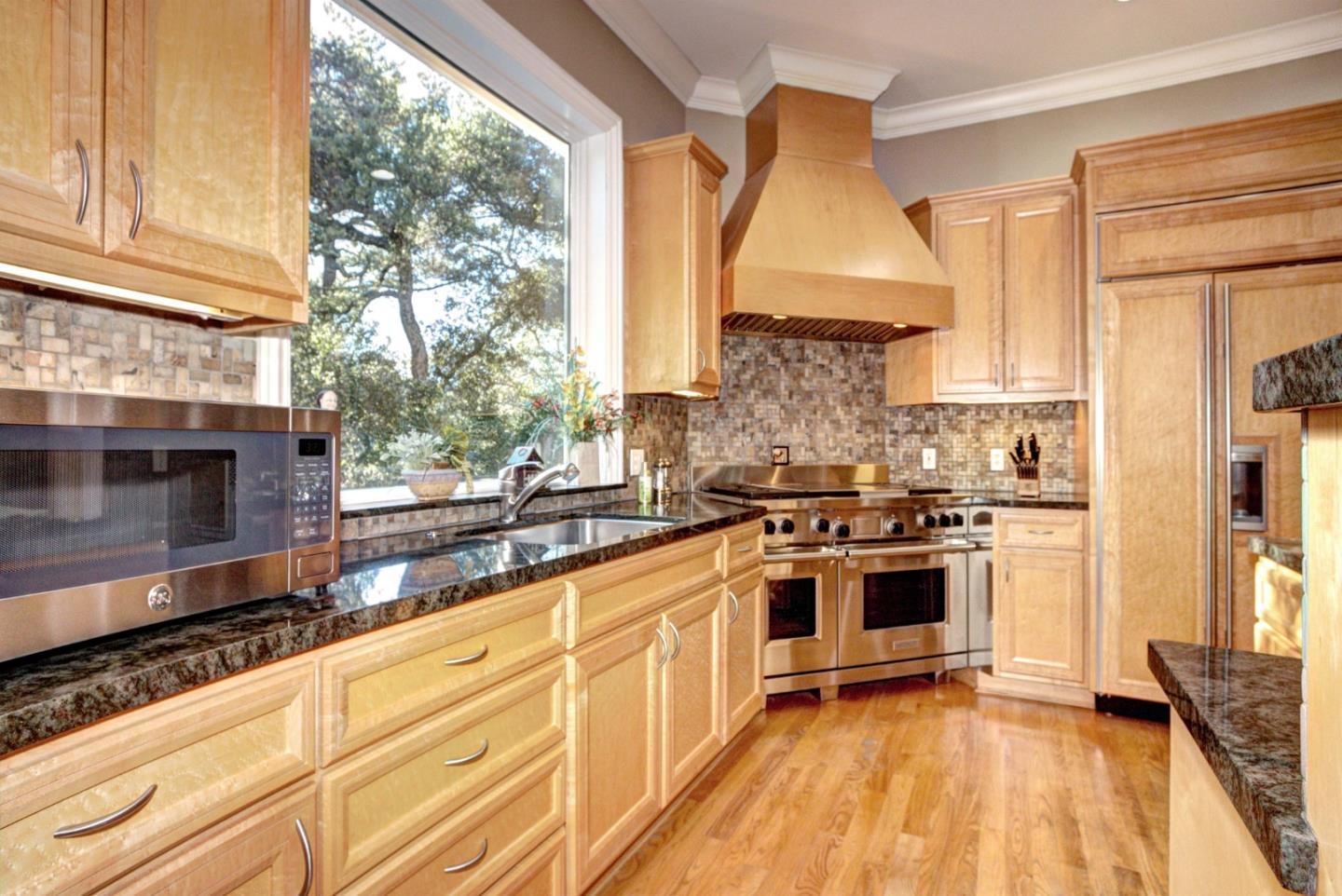 Detail Gallery Image 7 of 36 For 310 Old Spanish Trail, Portola Valley,  CA 94028 - 3 Beds | 2/1 Baths