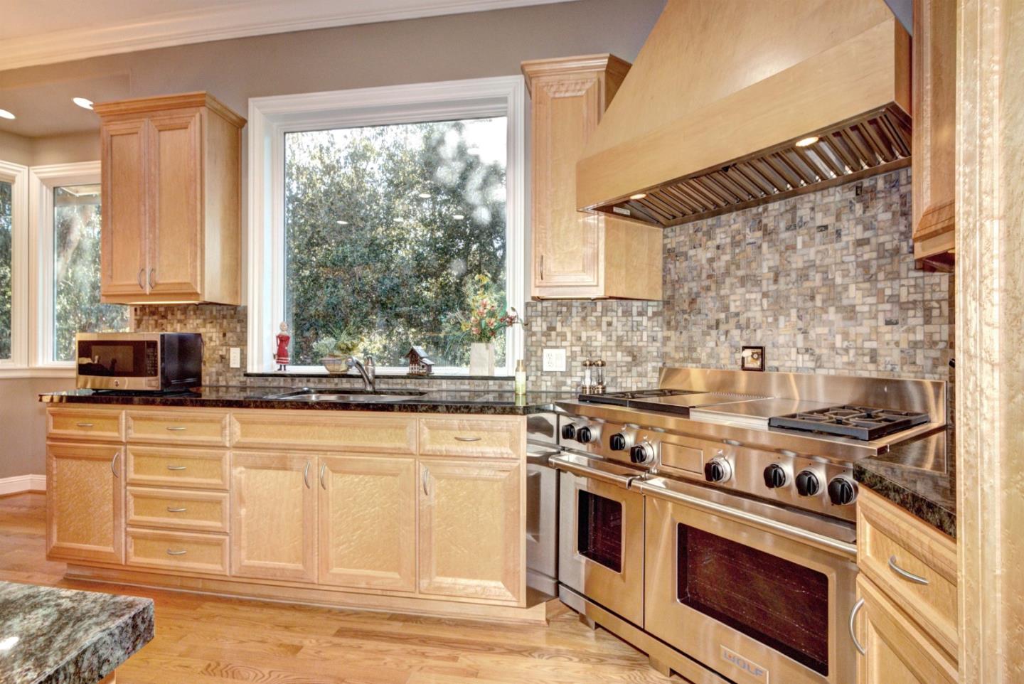 Detail Gallery Image 8 of 36 For 310 Old Spanish Trail, Portola Valley,  CA 94028 - 3 Beds | 2/1 Baths