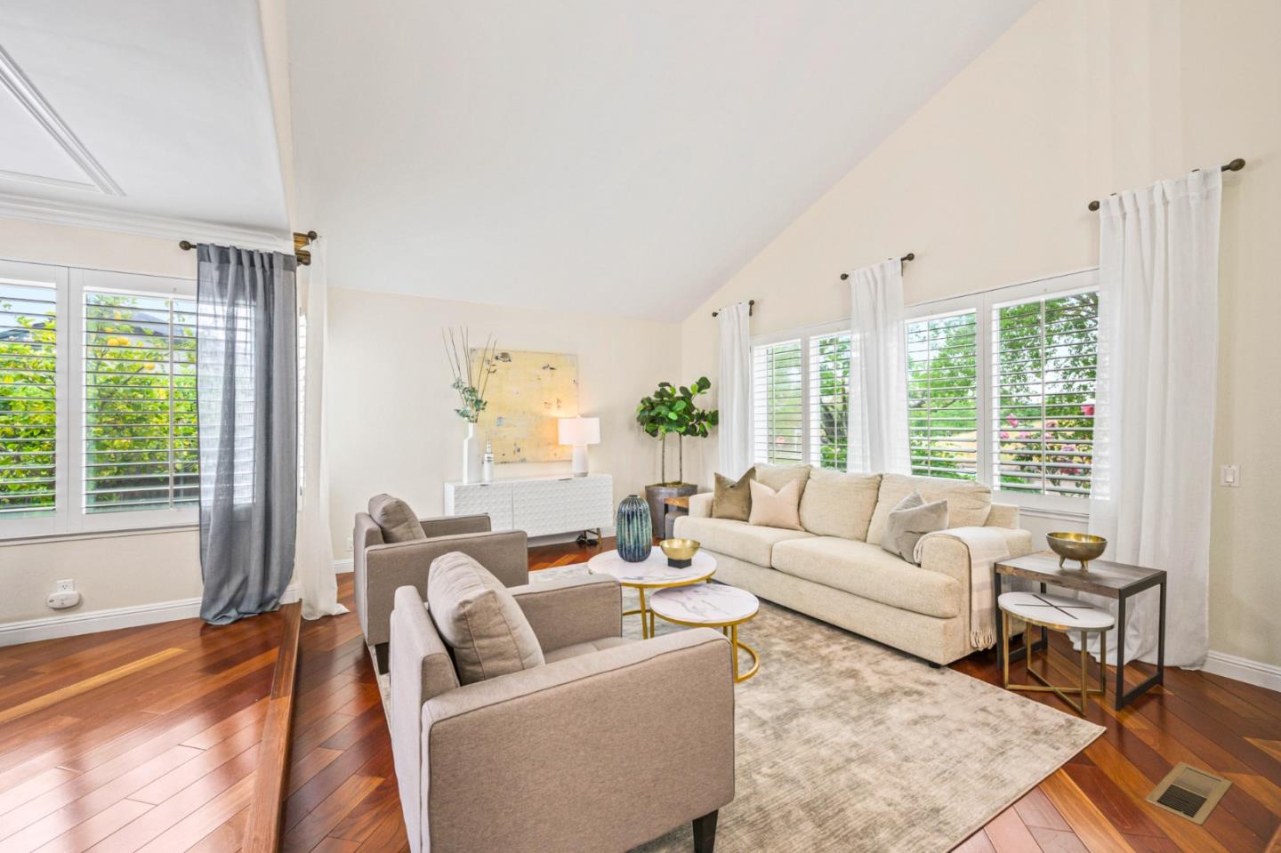 Detail Gallery Image 10 of 79 For 6359 Didion Way, San Jose,  CA 95123 - 4 Beds | 2/1 Baths