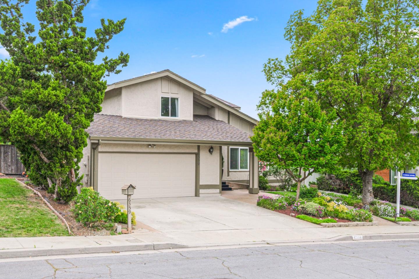 Detail Gallery Image 3 of 79 For 6359 Didion Way, San Jose,  CA 95123 - 4 Beds | 2/1 Baths