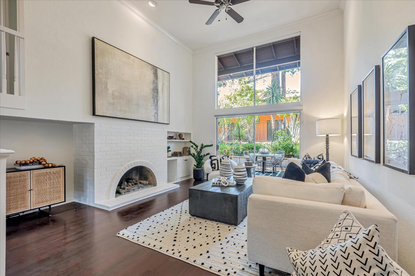Detail Gallery Image 2 of 29 For 18400 Overlook Rd #14,  Los Gatos,  CA 95030 - 2 Beds | 2/1 Baths