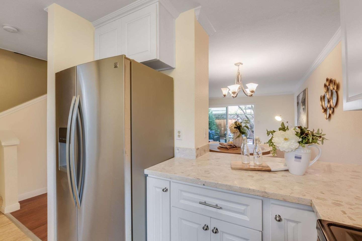 Detail Gallery Image 10 of 27 For 260 Ventura Ave, Palo Alto,  CA 94306 - 2 Beds | 1/1 Baths
