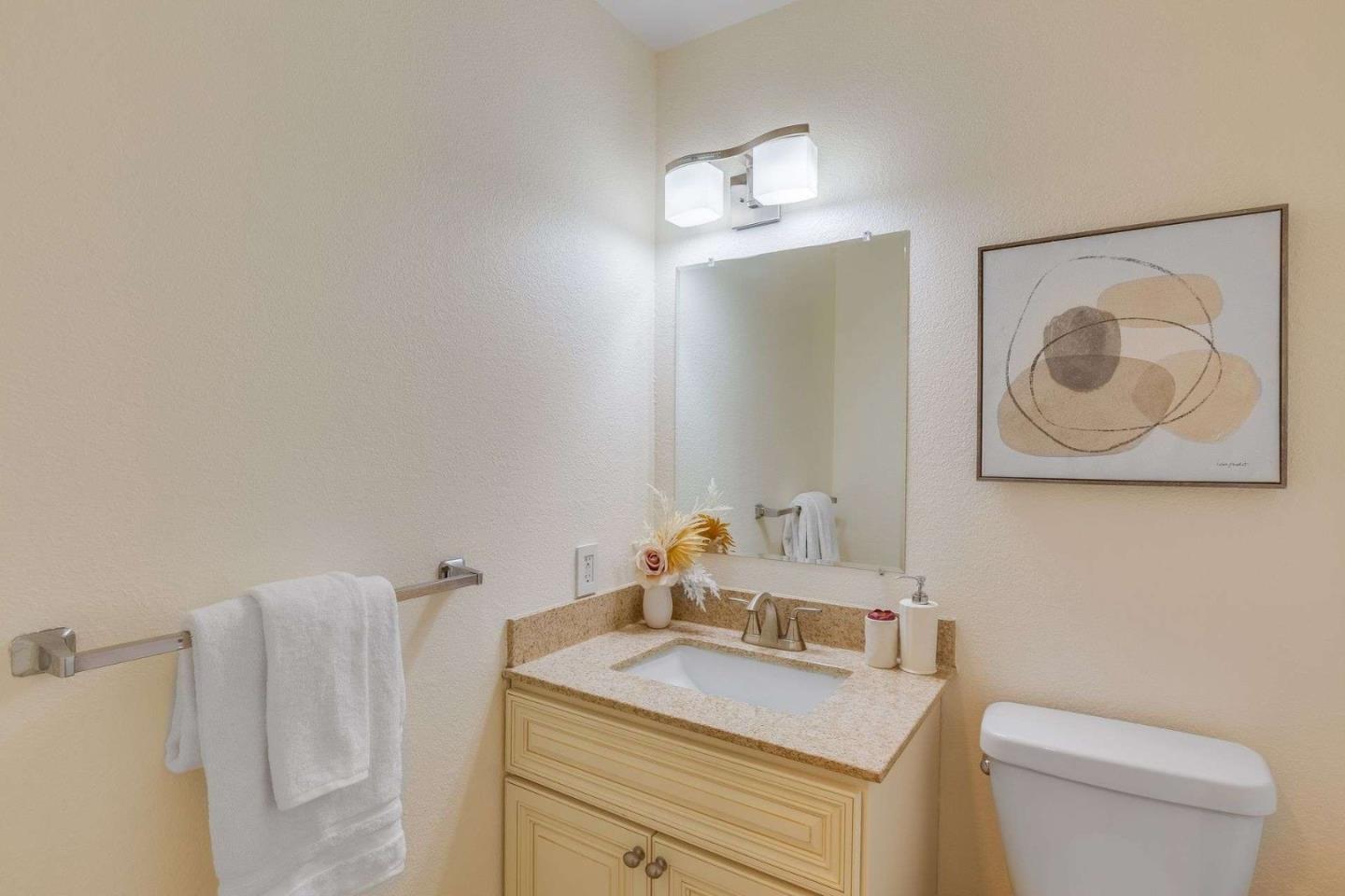 Detail Gallery Image 12 of 27 For 260 Ventura Ave, Palo Alto,  CA 94306 - 2 Beds | 1/1 Baths