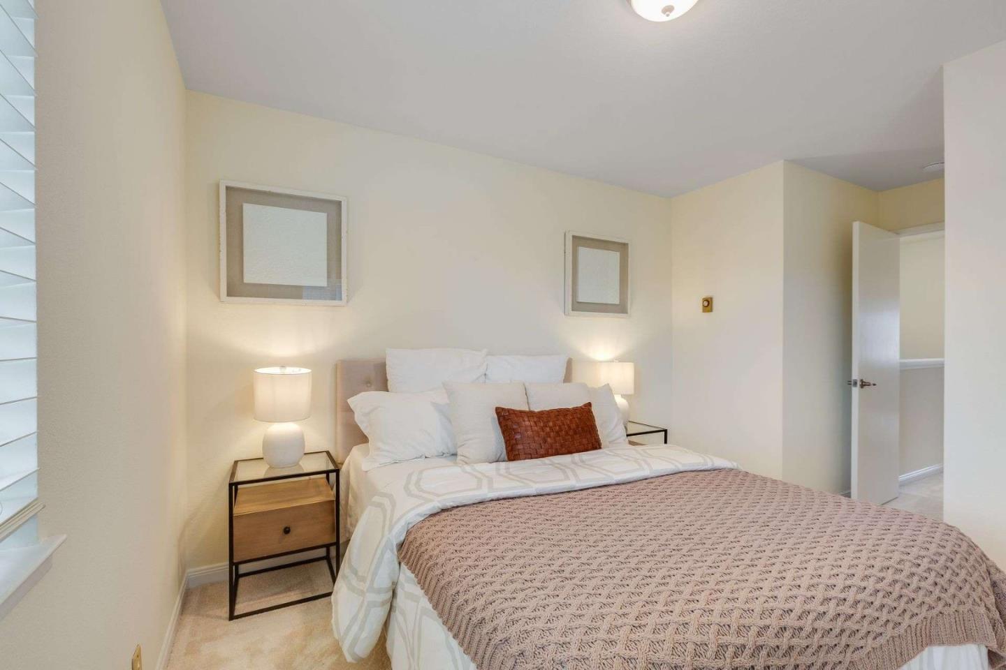Detail Gallery Image 14 of 27 For 260 Ventura Ave, Palo Alto,  CA 94306 - 2 Beds | 1/1 Baths