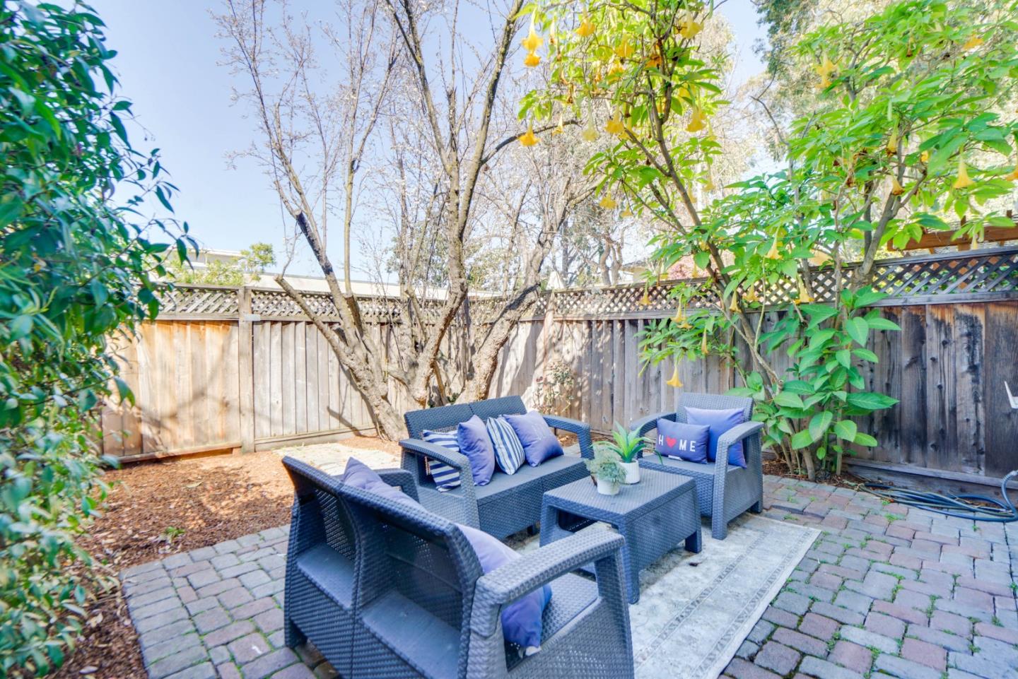 Detail Gallery Image 22 of 27 For 260 Ventura Ave, Palo Alto,  CA 94306 - 2 Beds | 1/1 Baths