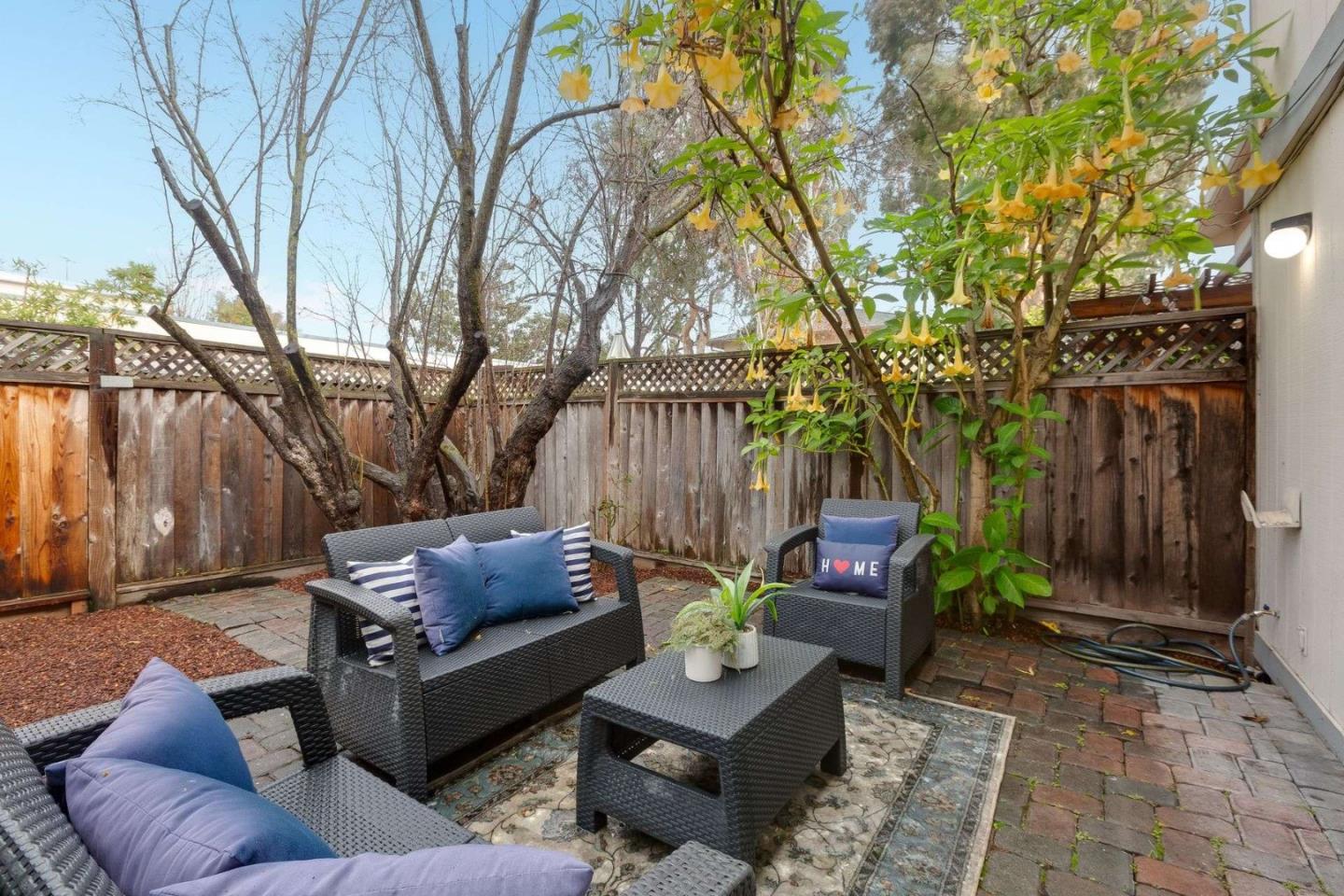 Detail Gallery Image 24 of 27 For 260 Ventura Ave, Palo Alto,  CA 94306 - 2 Beds | 1/1 Baths