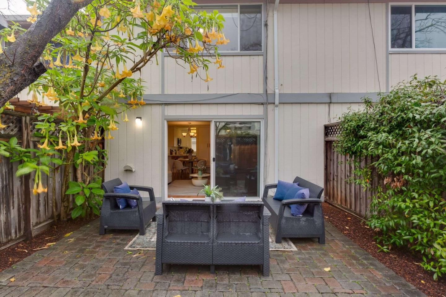Detail Gallery Image 25 of 27 For 260 Ventura Ave, Palo Alto,  CA 94306 - 2 Beds | 1/1 Baths