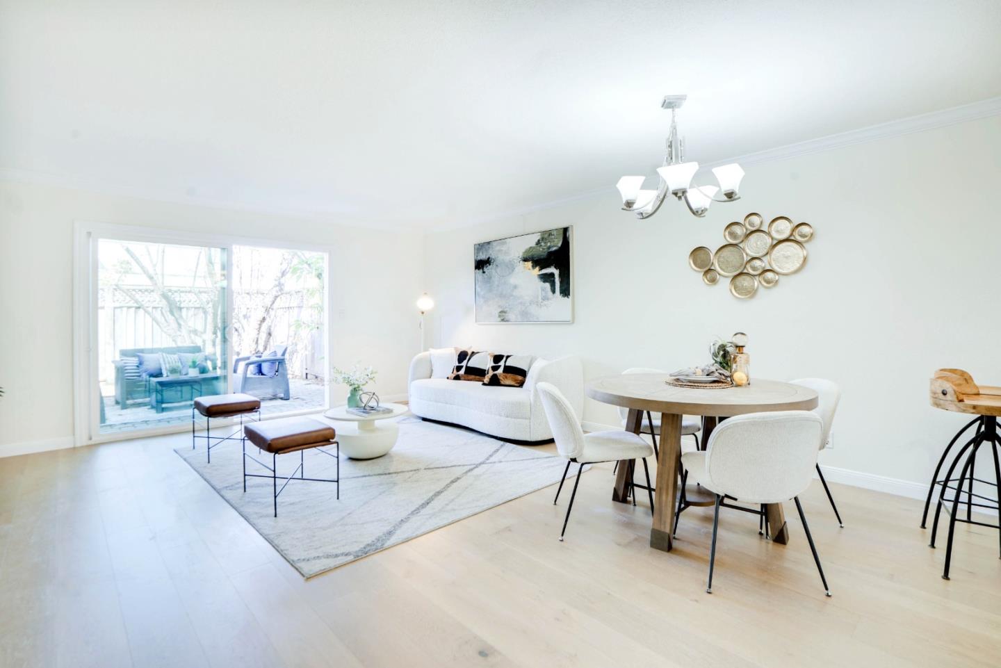Detail Gallery Image 4 of 27 For 260 Ventura Ave, Palo Alto,  CA 94306 - 2 Beds | 1/1 Baths