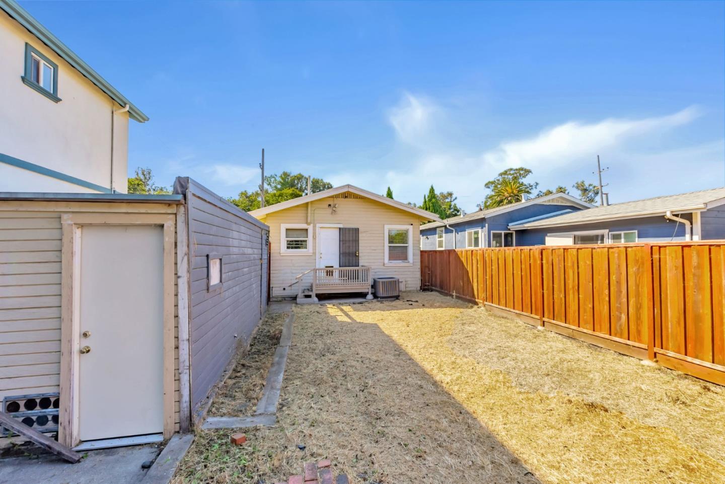 Detail Gallery Image 26 of 28 For 2452 Humboldt Ave, Oakland,  CA 94601 - 2 Beds | 1/1 Baths