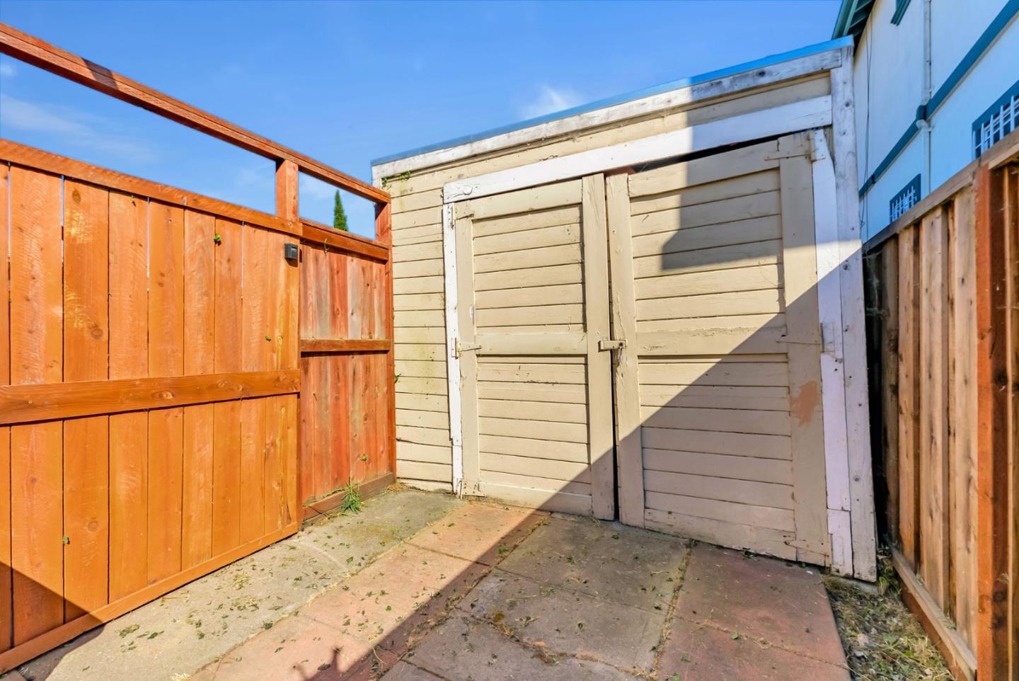 Detail Gallery Image 28 of 28 For 2452 Humboldt Ave, Oakland,  CA 94601 - 2 Beds | 1/1 Baths