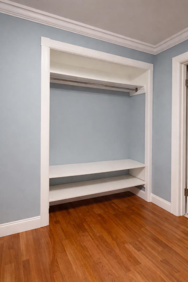 Detail Gallery Image 6 of 18 For 584 Vienna St, San Francisco,  CA 94112 - 6 Beds | 3 Baths