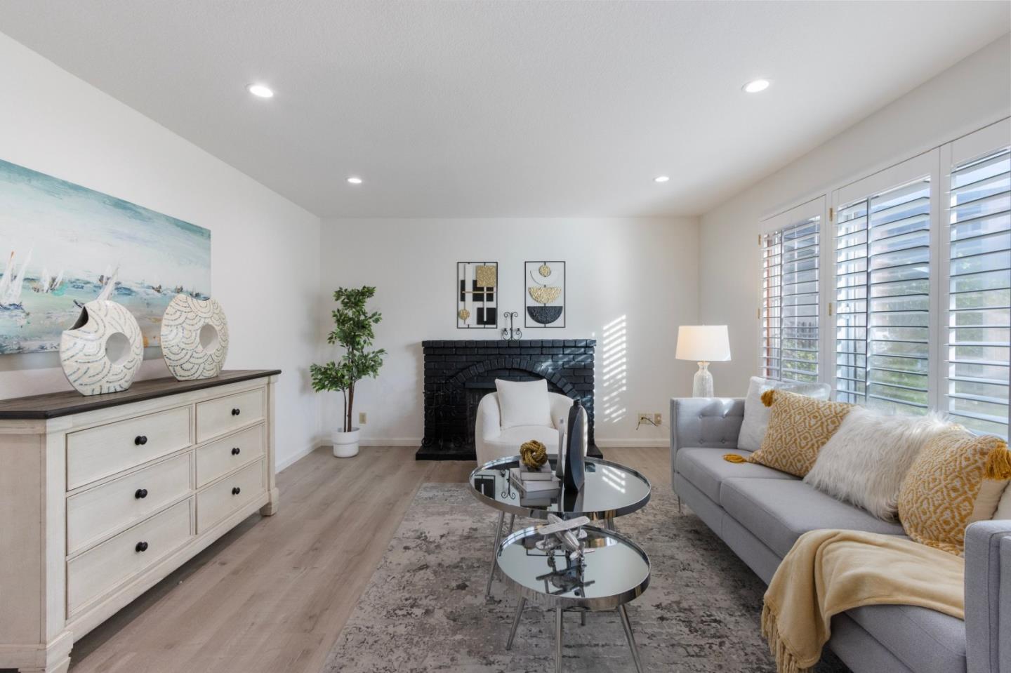 Detail Gallery Image 4 of 49 For 4451 Hanalei Pl, San Jose,  CA 95118 - 4 Beds | 2 Baths