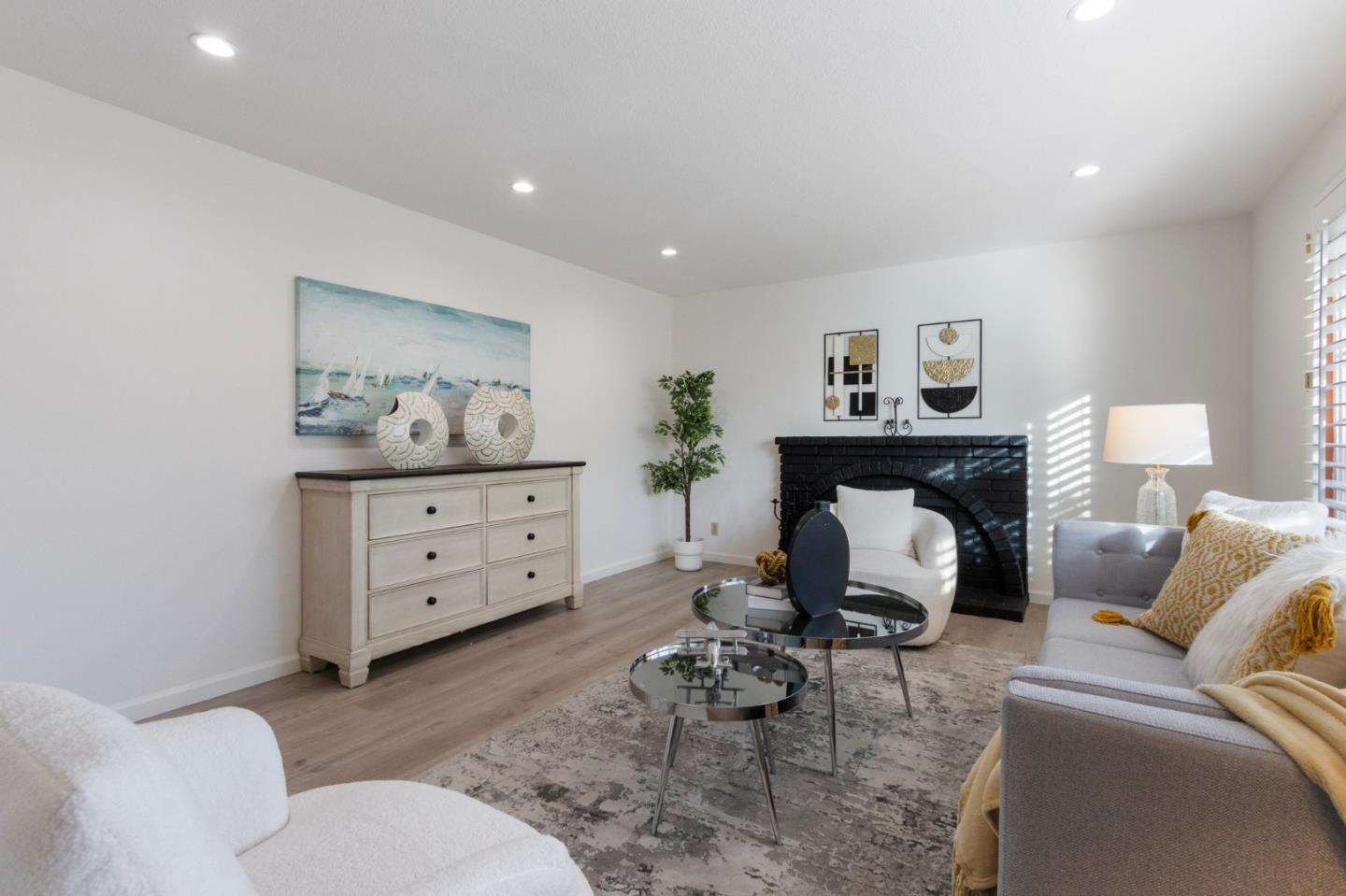 Detail Gallery Image 5 of 49 For 4451 Hanalei Pl, San Jose,  CA 95118 - 4 Beds | 2 Baths