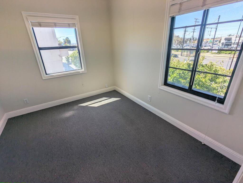 Detail Gallery Image 3 of 5 For 1147 California Dr, Burlingame,  CA 94010 - – Beds | – Baths