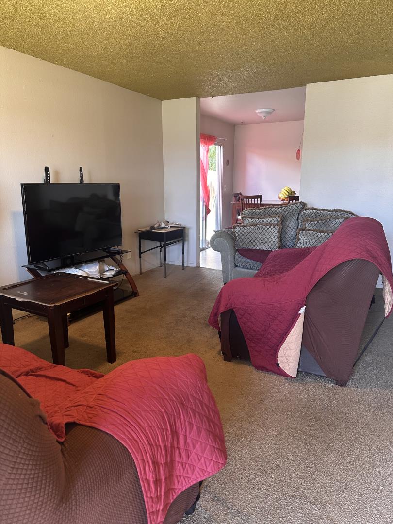 Detail Gallery Image 2 of 9 For 405 Primavera Ct, Greenfield,  CA 93927 - 2 Beds | 1 Baths