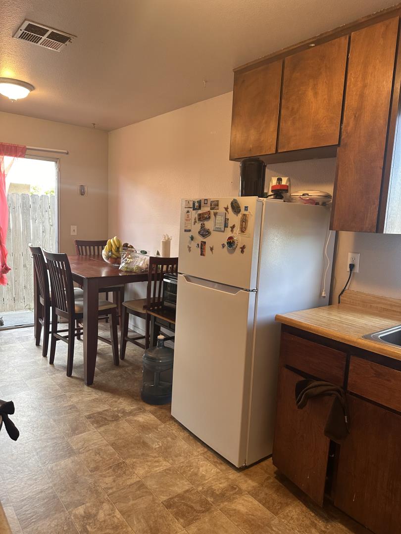 Detail Gallery Image 3 of 9 For 405 Primavera Ct, Greenfield,  CA 93927 - 2 Beds | 1 Baths