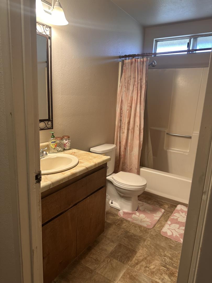 Detail Gallery Image 8 of 9 For 405 Primavera Ct, Greenfield,  CA 93927 - 2 Beds | 1 Baths