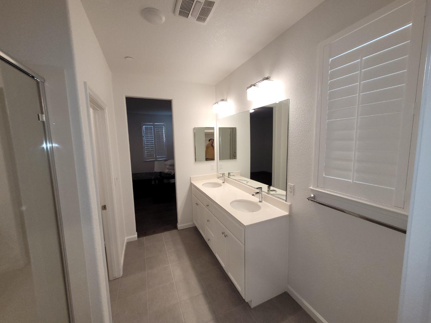 Detail Gallery Image 12 of 22 For 624 Victoria Dr, Manteca,  CA 95336 - 2 Beds | 2 Baths
