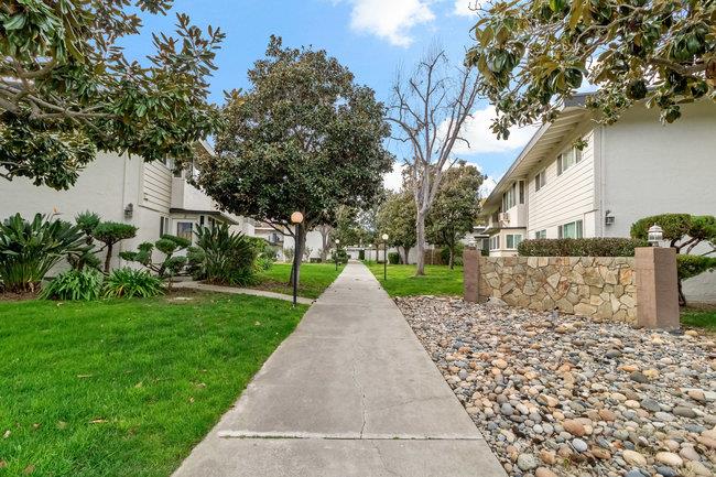 Detail Gallery Image 29 of 34 For 14225 Lora Dr #10,  Los Gatos,  CA 95032 - 2 Beds | 2 Baths