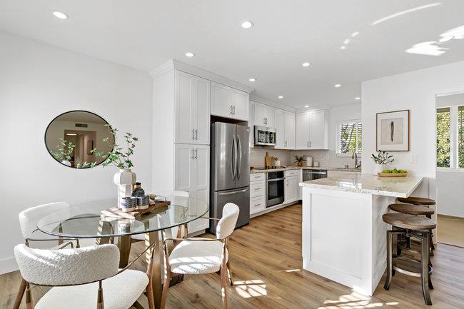 Detail Gallery Image 4 of 34 For 14225 Lora Dr #10,  Los Gatos,  CA 95032 - 2 Beds | 2 Baths
