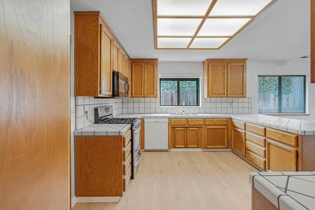 Detail Gallery Image 20 of 55 For 1611 Tiburon Dr, Hollister,  CA 95023 - 3 Beds | 2 Baths