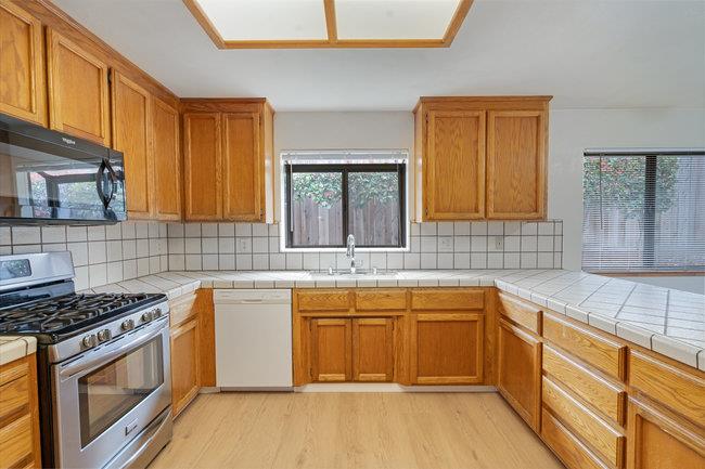 Detail Gallery Image 22 of 55 For 1611 Tiburon Dr, Hollister,  CA 95023 - 3 Beds | 2 Baths