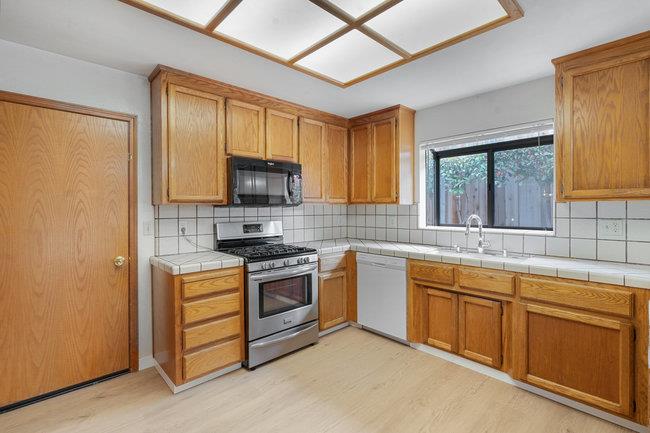 Detail Gallery Image 23 of 55 For 1611 Tiburon Dr, Hollister,  CA 95023 - 3 Beds | 2 Baths