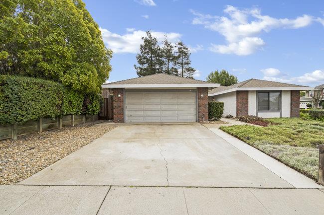 Detail Gallery Image 6 of 55 For 1611 Tiburon Dr, Hollister,  CA 95023 - 3 Beds | 2 Baths