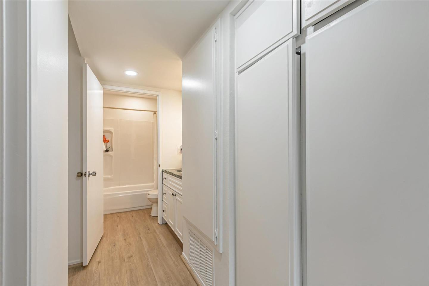 Detail Gallery Image 24 of 39 For 247 N Capitol Ave #105,  San Jose,  CA 95127 - 1 Beds | 1 Baths