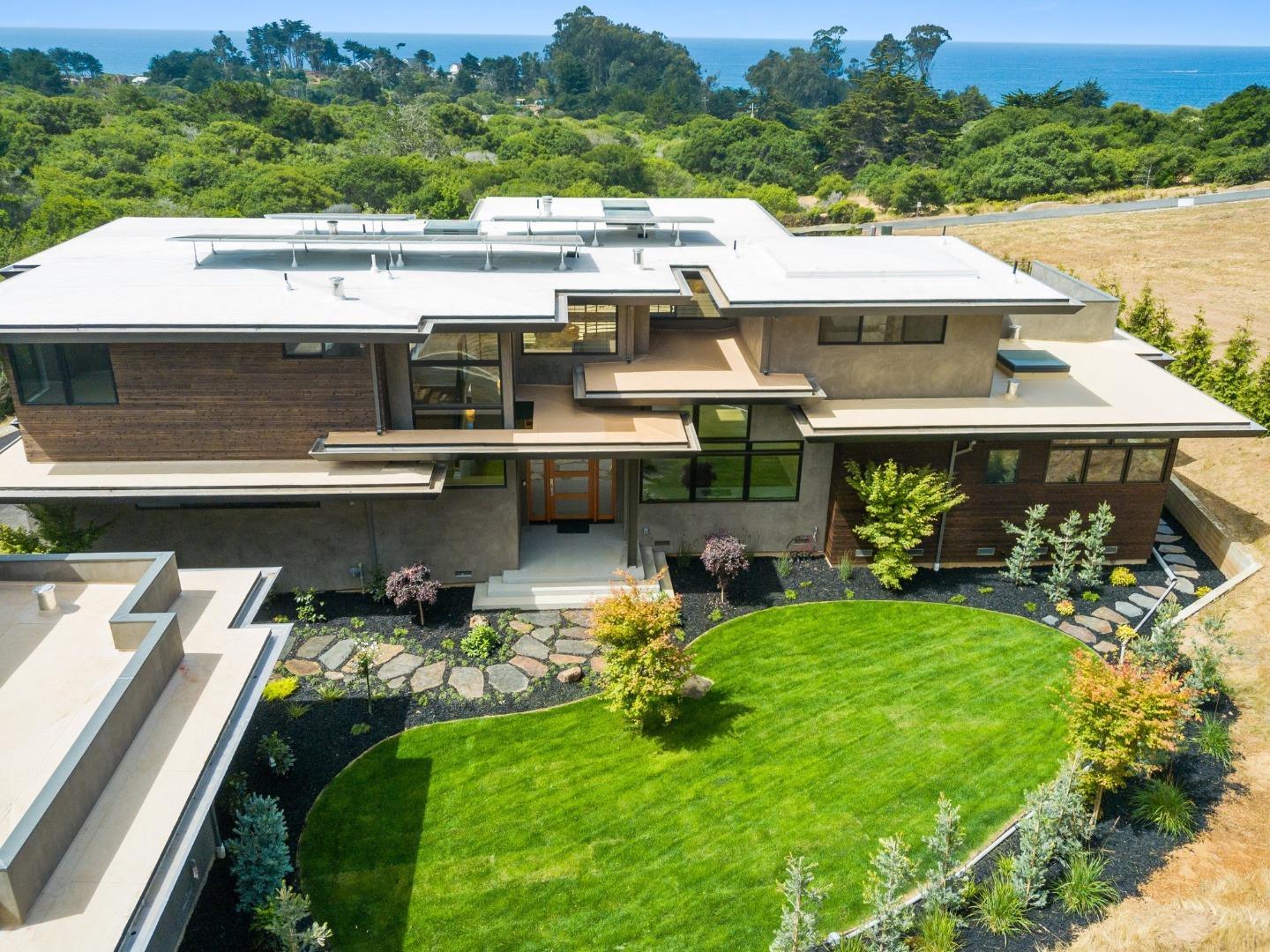 Detail Gallery Image 2 of 114 For 600 Sea View Terrace, La Selva Beach,  CA 95076 - 6 Beds | 5/2 Baths
