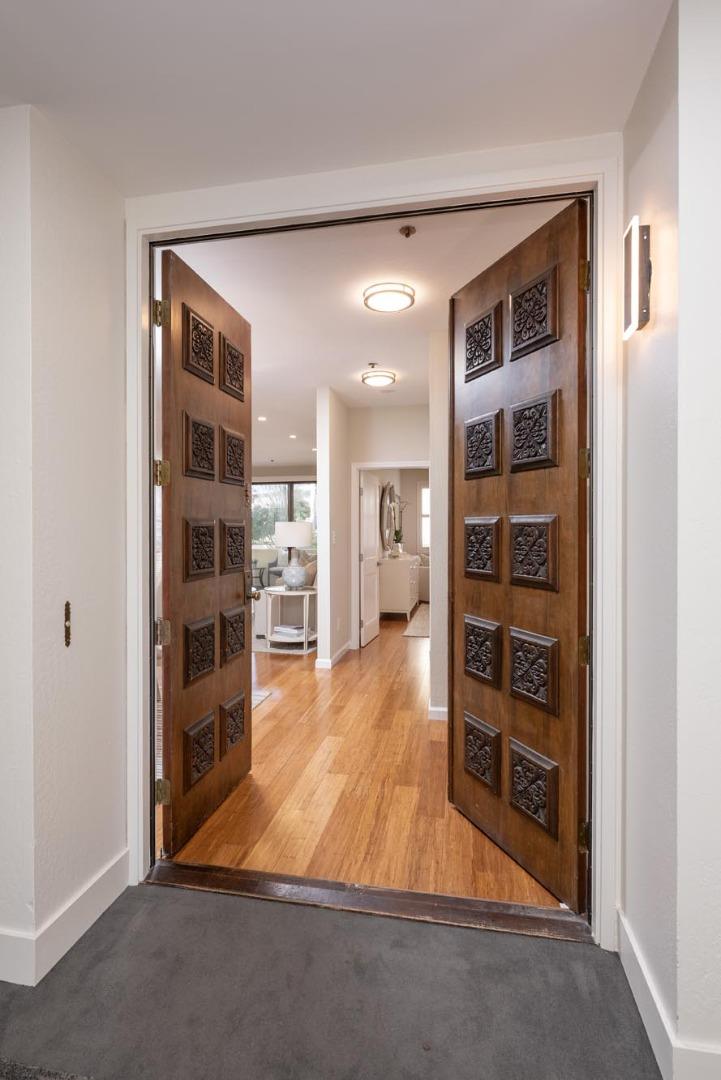 Detail Gallery Image 2 of 20 For 1515 Floribunda Ave #108,  Burlingame,  CA 94010 - 2 Beds | 2 Baths