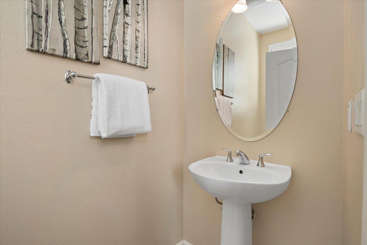 Detail Gallery Image 11 of 25 For 1347 Isabelle Cir, South San Francisco,  CA 94080 - 3 Beds | 2/1 Baths
