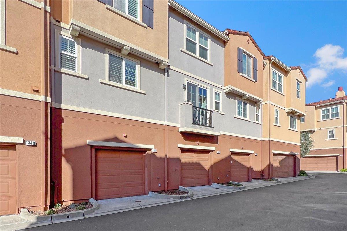 Detail Gallery Image 22 of 25 For 1347 Isabelle Cir, South San Francisco,  CA 94080 - 3 Beds | 2/1 Baths