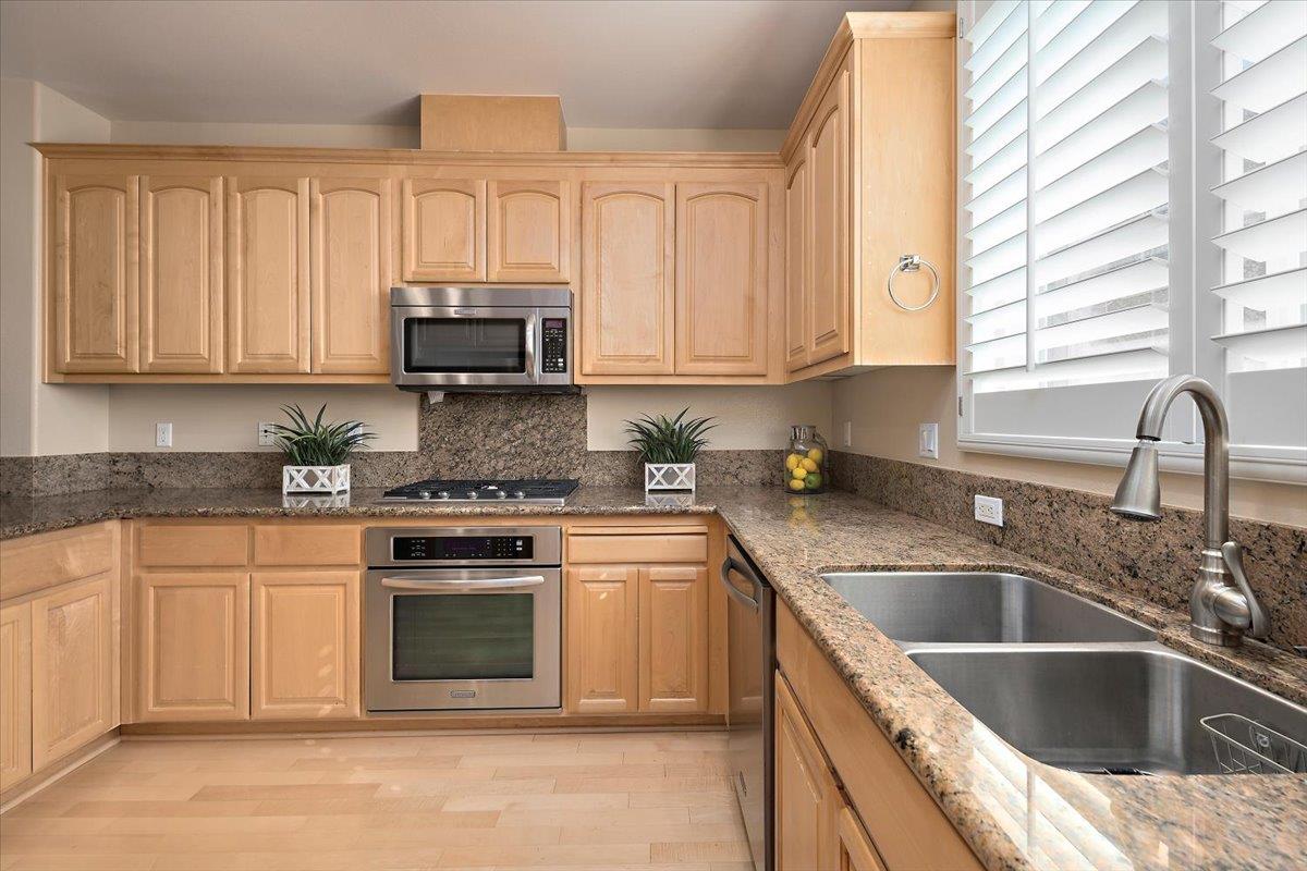 Detail Gallery Image 8 of 25 For 1347 Isabelle Cir, South San Francisco,  CA 94080 - 3 Beds | 2/1 Baths