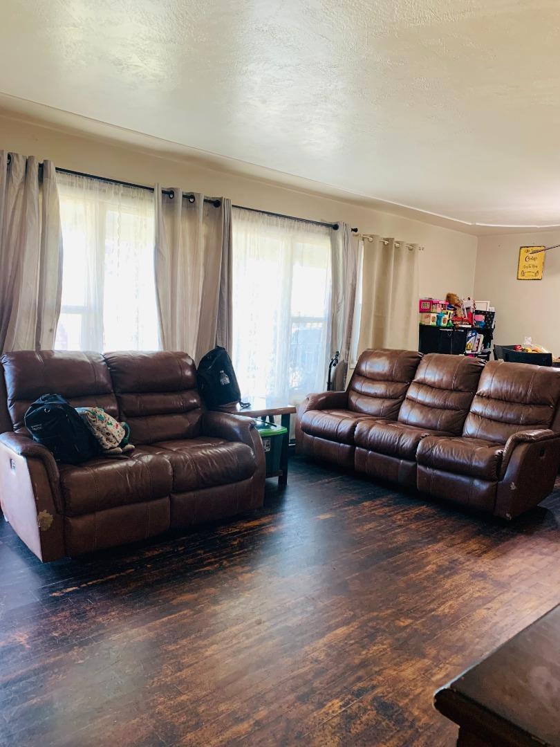 Detail Gallery Image 2 of 12 For 1830 De Ovan Ave, Stockton,  CA 95204 - 3 Beds | 1 Baths
